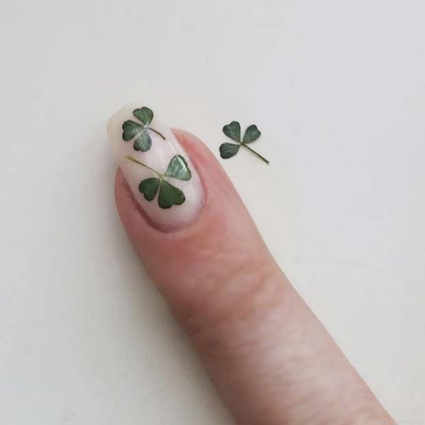 Real Clover Nail Art Idea