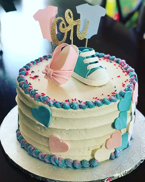 Idée de gâteau de chaussures de bébé rose et bleu