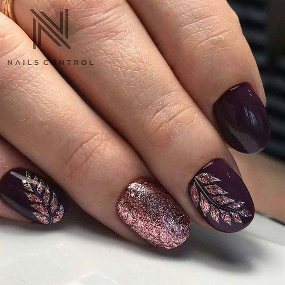 Ροζ Glitter Leaf Nail Design