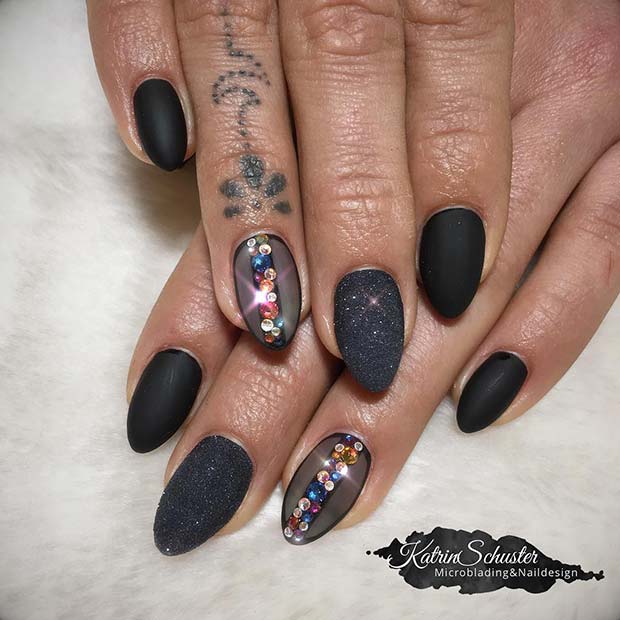 Edgy Glitter και Rhinestone Nails