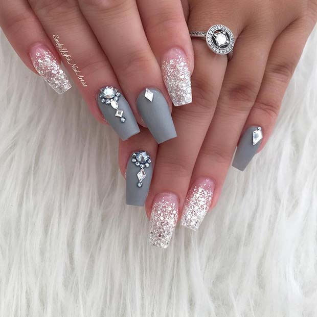 Ματ Γκρι και Ασημί Glitter Nails