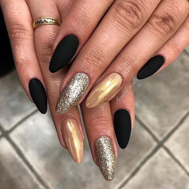 Ongles NYE ​​noirs et dorés