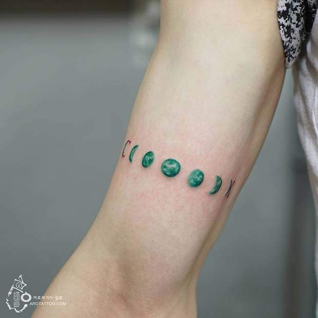 Tatouage mystique de la lune verte