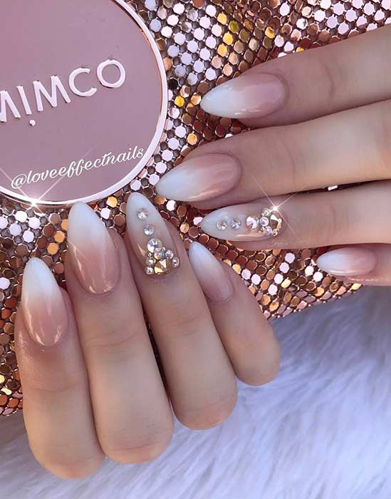 Γαλλικά Ombre Almond Nails