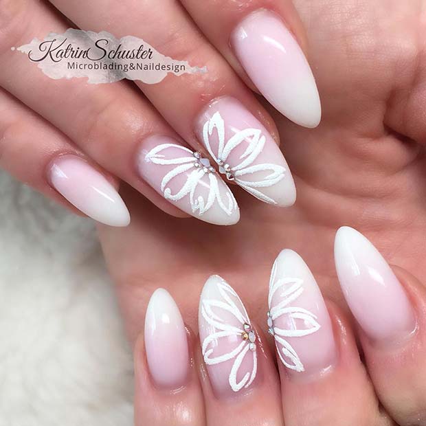 French Ombre avec des ongles accentués de fleurs