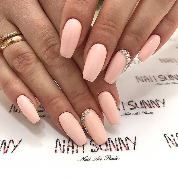 Ongles Glam Nude Cercueil