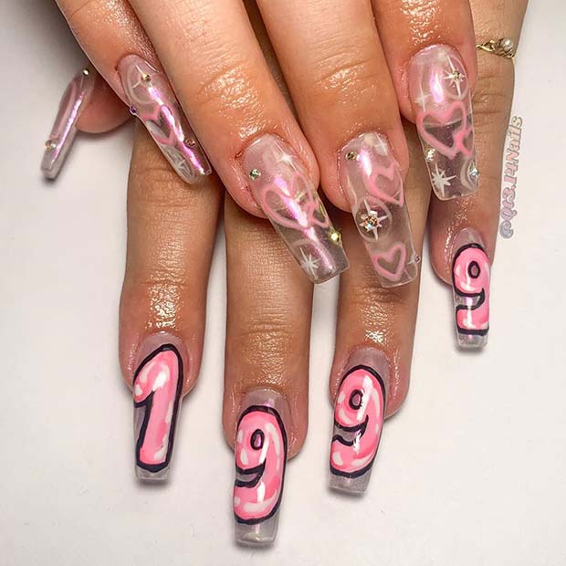 Mani d'anniversaire amusant et tendance avec l'année