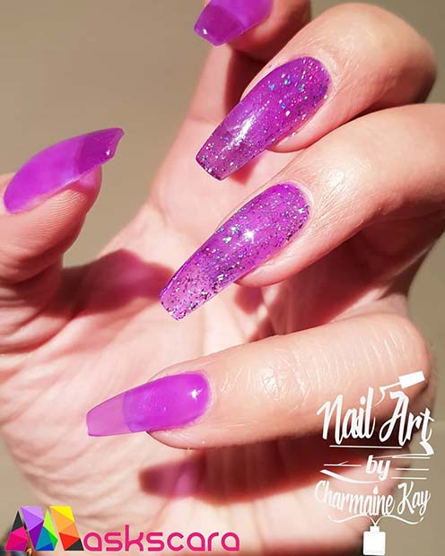 Ongles en gelée de paillettes violettes