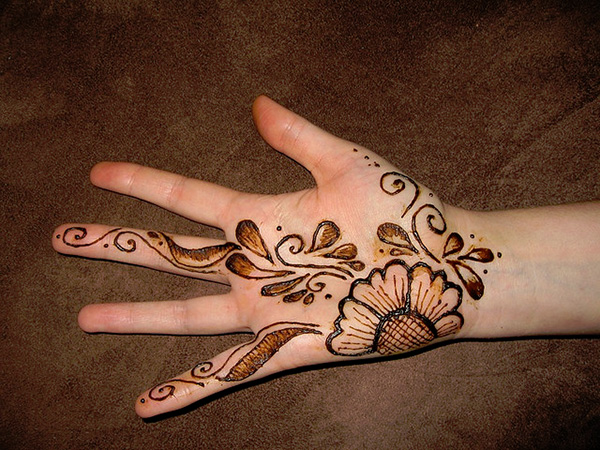 Δροσερό μοτίβο Henna