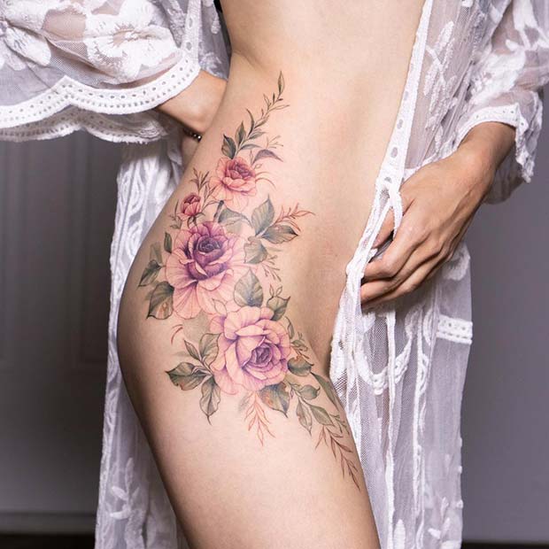 Idée de tatouage de fleur de hanche et de cuisse