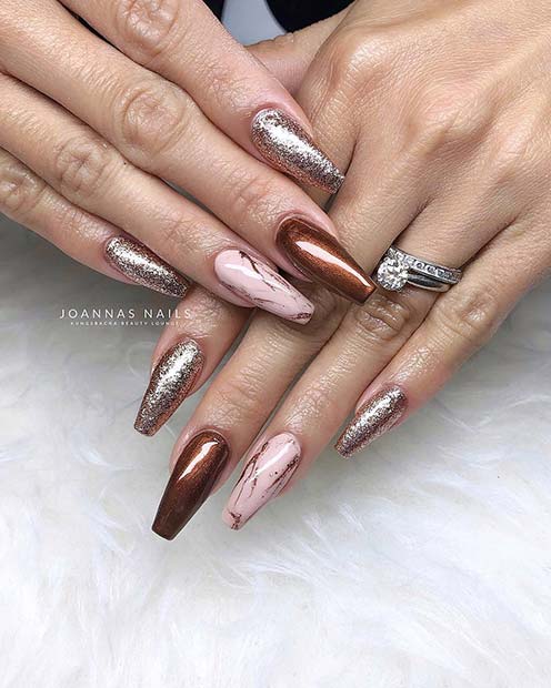 Ongles pailletés et marbrés