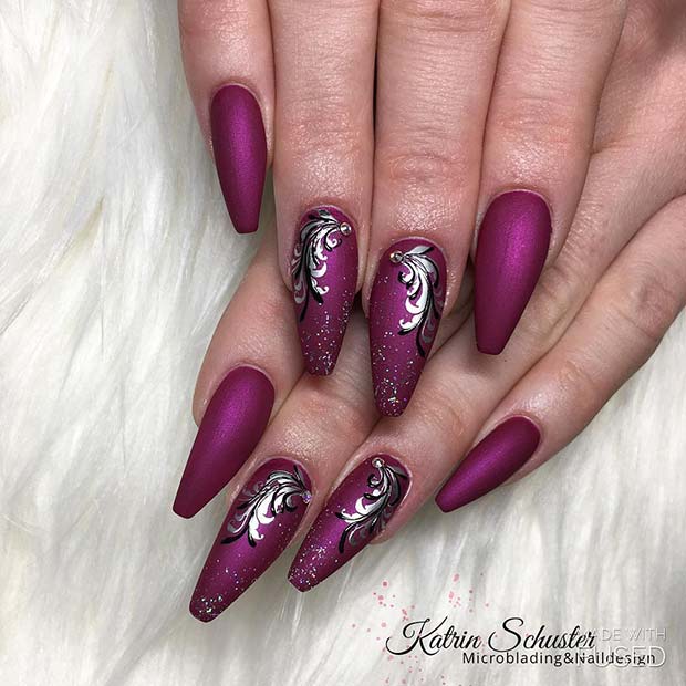 Ongles violets élégants