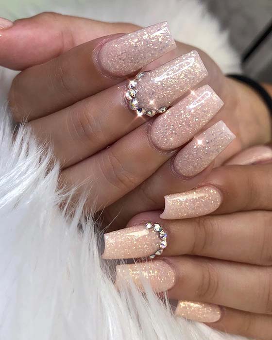 Ongles de cercueil à paillettes scintillantes avec strass