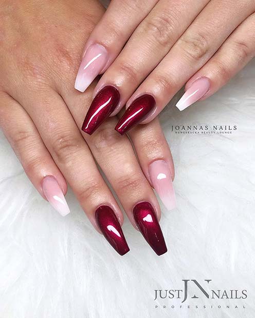 Σκούρα κόκκινα και γαλλικά Ombre Nails