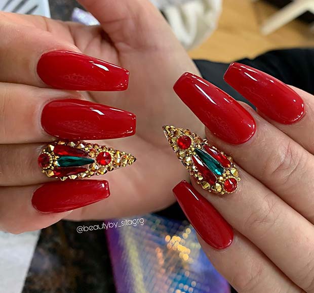 Κόκκινα νύχια με Glam Rhinestone Accent Nail
