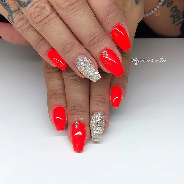 Neon Red και Glitter Nails