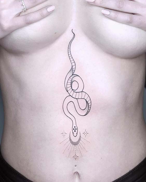 Τατουάζ Snake Sternum