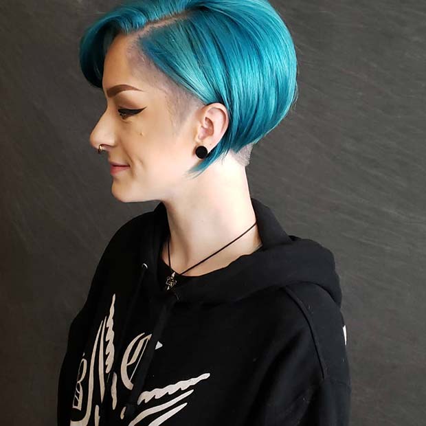 Undercut bleu audacieux