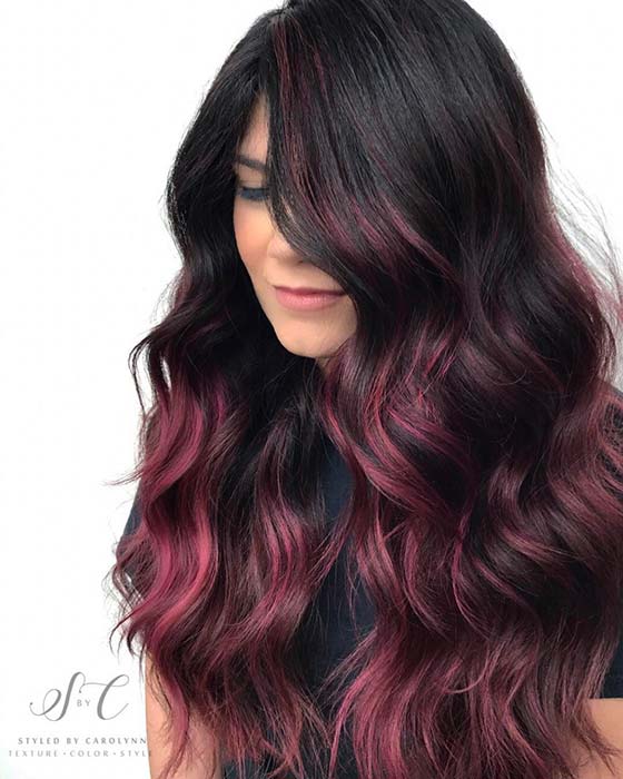 Cheveux ombrés bordeaux atténués