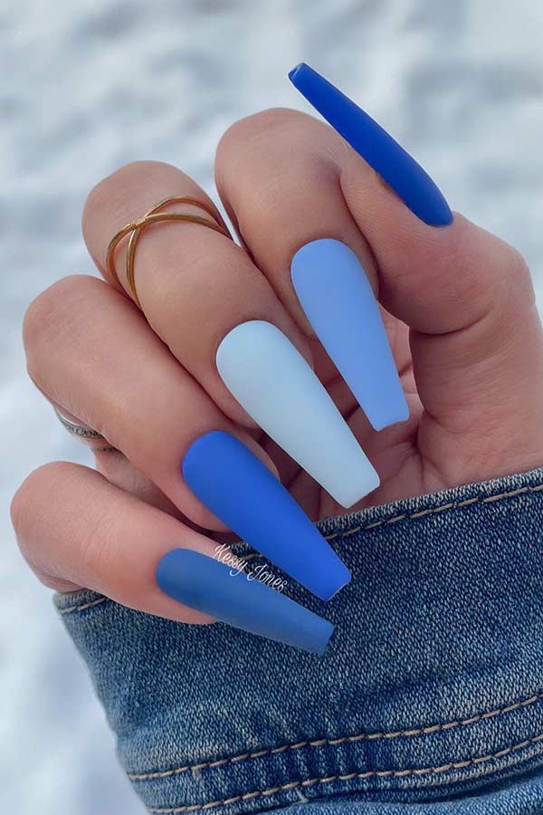 Ongles Longs Bleu Mat