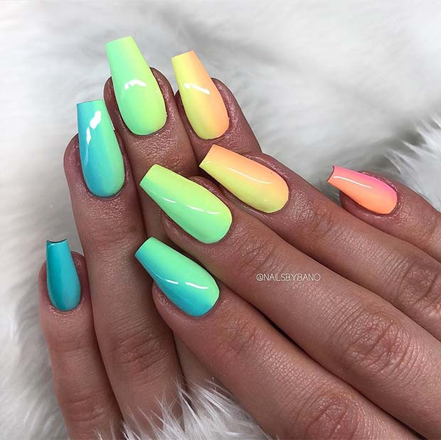 Ongles dégradés arc-en-ciel