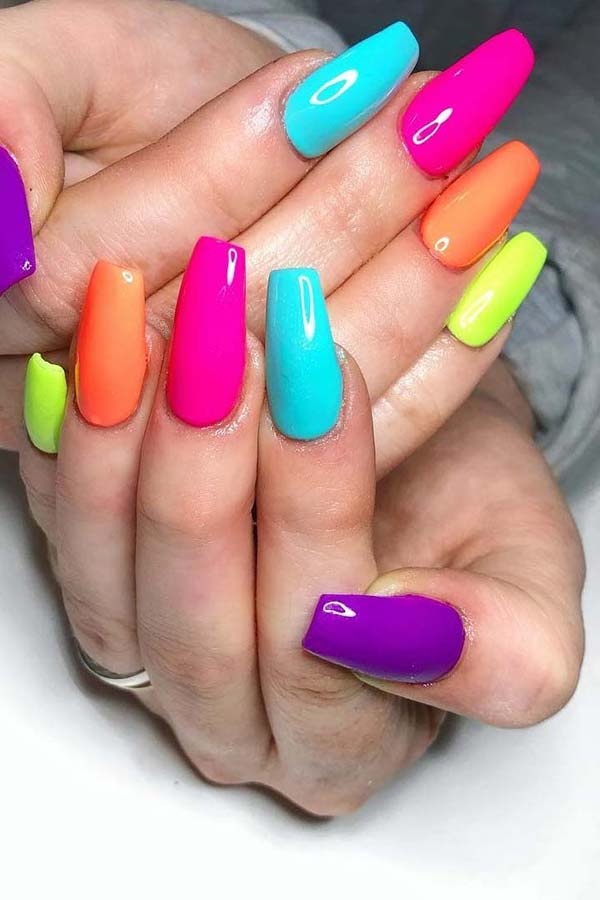 Ongles Brillants Colorés