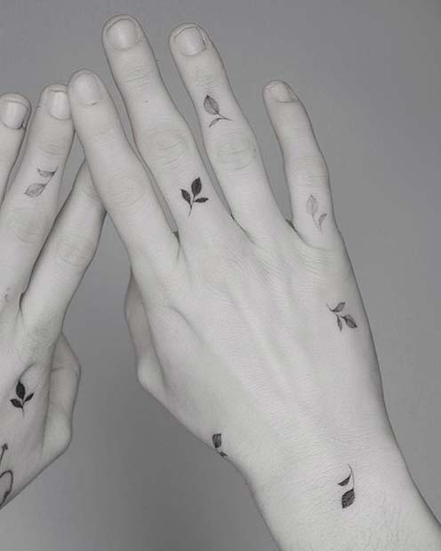 Tatouages ​​​​mains de feuilles mignonnes