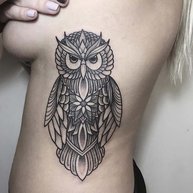 Idée de tatouage de côte de hibou à motifs