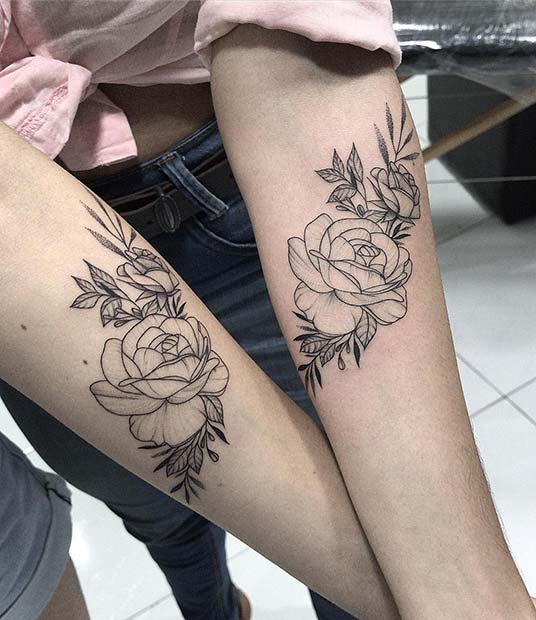 Tatouages ​​​​de fleurs assortis