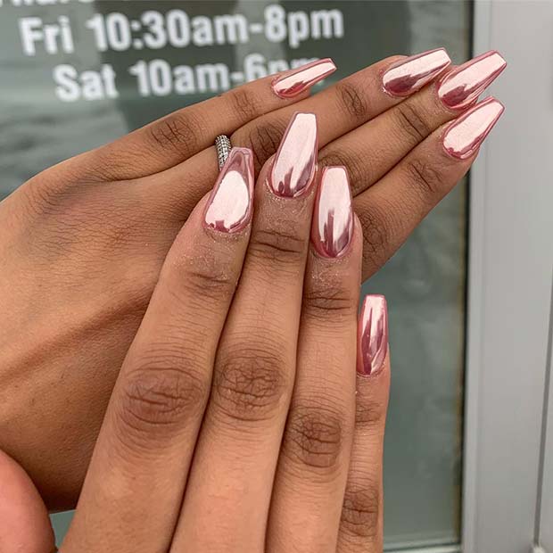 Ongles Rose Chrome élégants