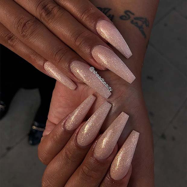 Ongles pailletés glamour