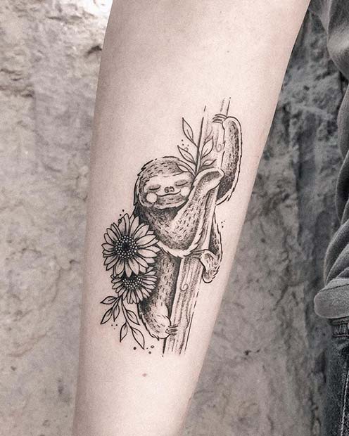 Adorable tatouage paresseux