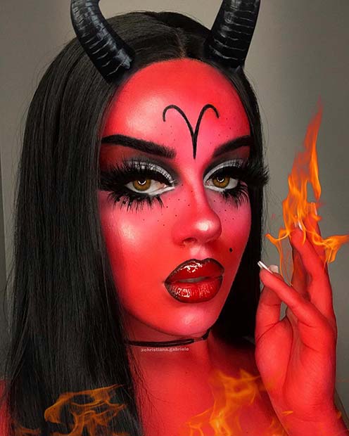 Costume de diable avec signe du zodiaque