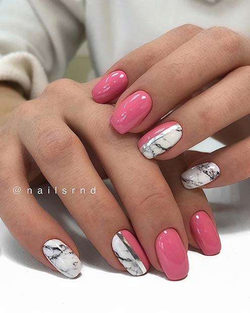 Conception mignonne d'ongle rose pour les ongles courts