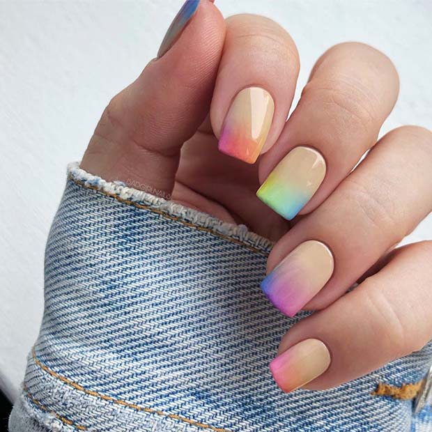 Γυμνά και Rainbow Ombre Nails