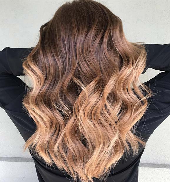 Beaux cheveux blonds ombrés