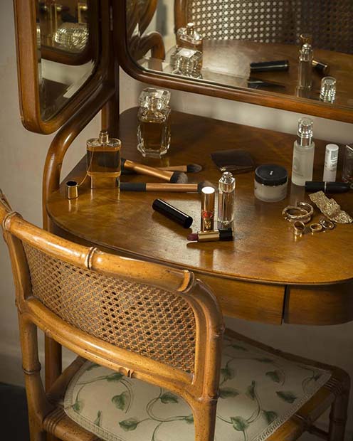 Vintage Glamour Vanity Table