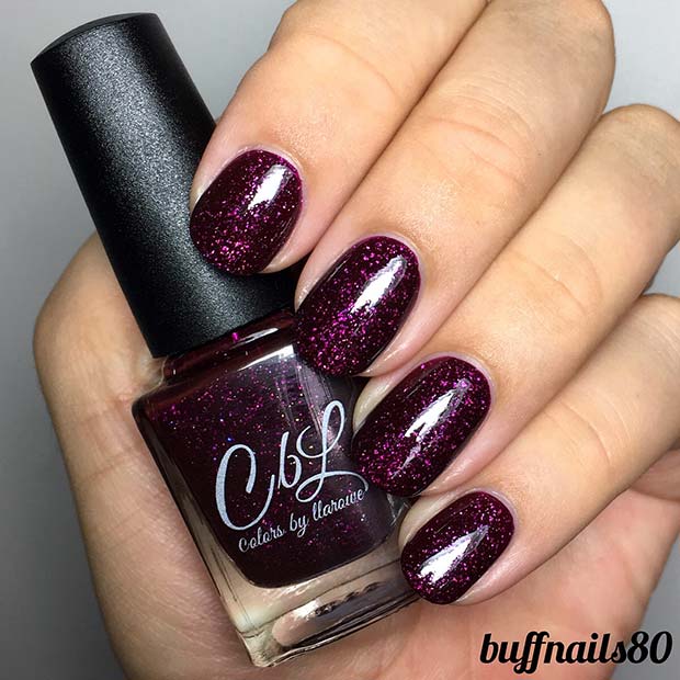 Dark Purple Glitter Nails για χειμερινές ιδέες νυχιών