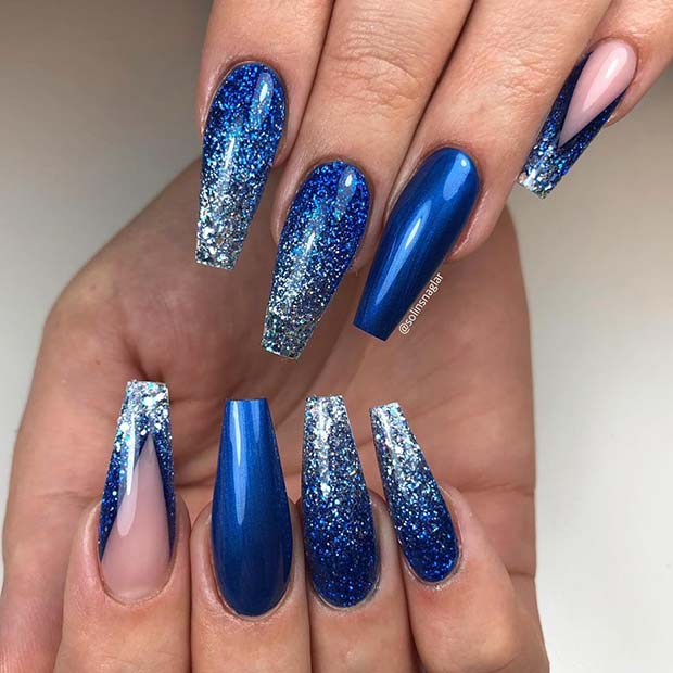 Ongles d'hiver bleu cercueil