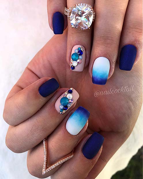 Design élégant des ongles bleus