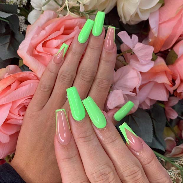 Ongles vert fluo avec des pointes élégantes