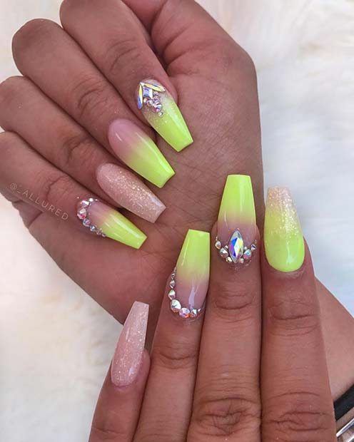 Conception d'ongles vert citron vert fluo