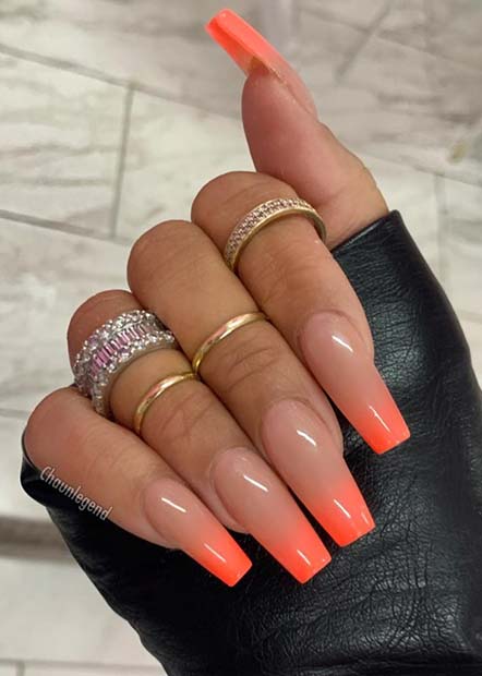 Ongles ombrés orange fluo et nude