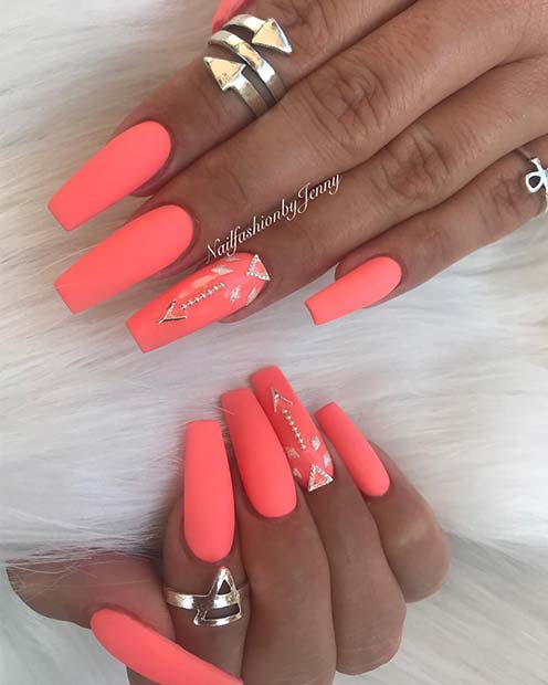 Ongles Corail Néon Tendance