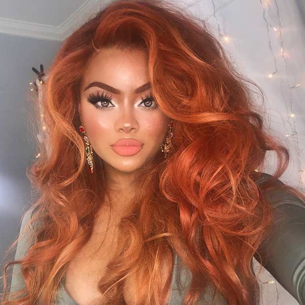 Couleur de cheveux orange volumineuse