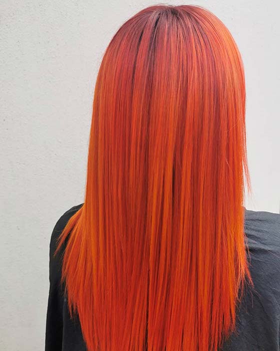 Cheveux orange audacieux et vifs