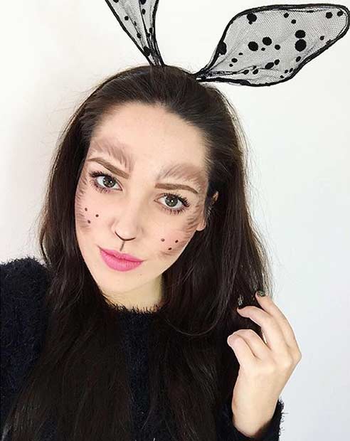 Look de maquillage Halloween lapin noir mignon