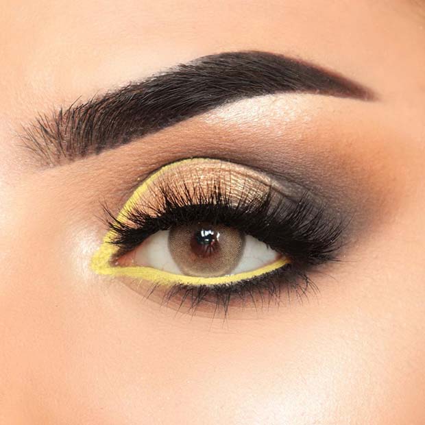 Smokey Eyes avec un éclair de jaune