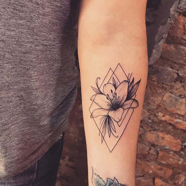Τατουάζ Lily με διαμάντια