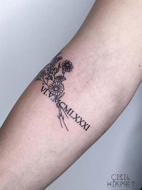Conception de tatouage à la mode avec des fleurs